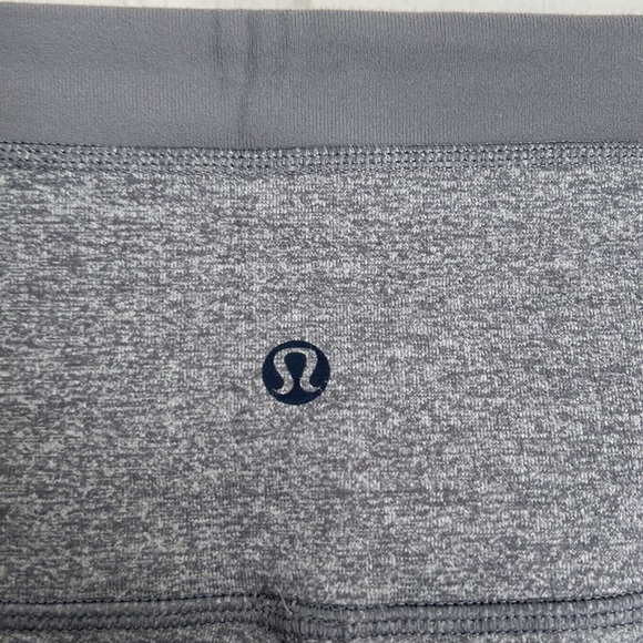 Lululemon cropped pants grey with zippers on back of calf - Picture 3 of 6